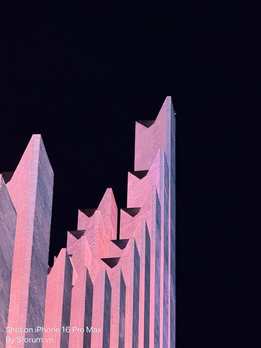 Ảnh chụp đêm từ iPhone 16 Pro Max