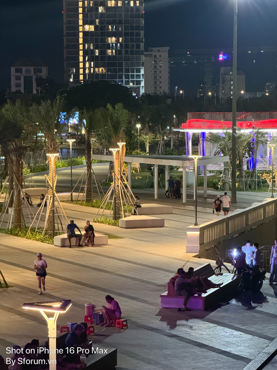 Ảnh chụp đêm từ iPhone 16 Pro Max