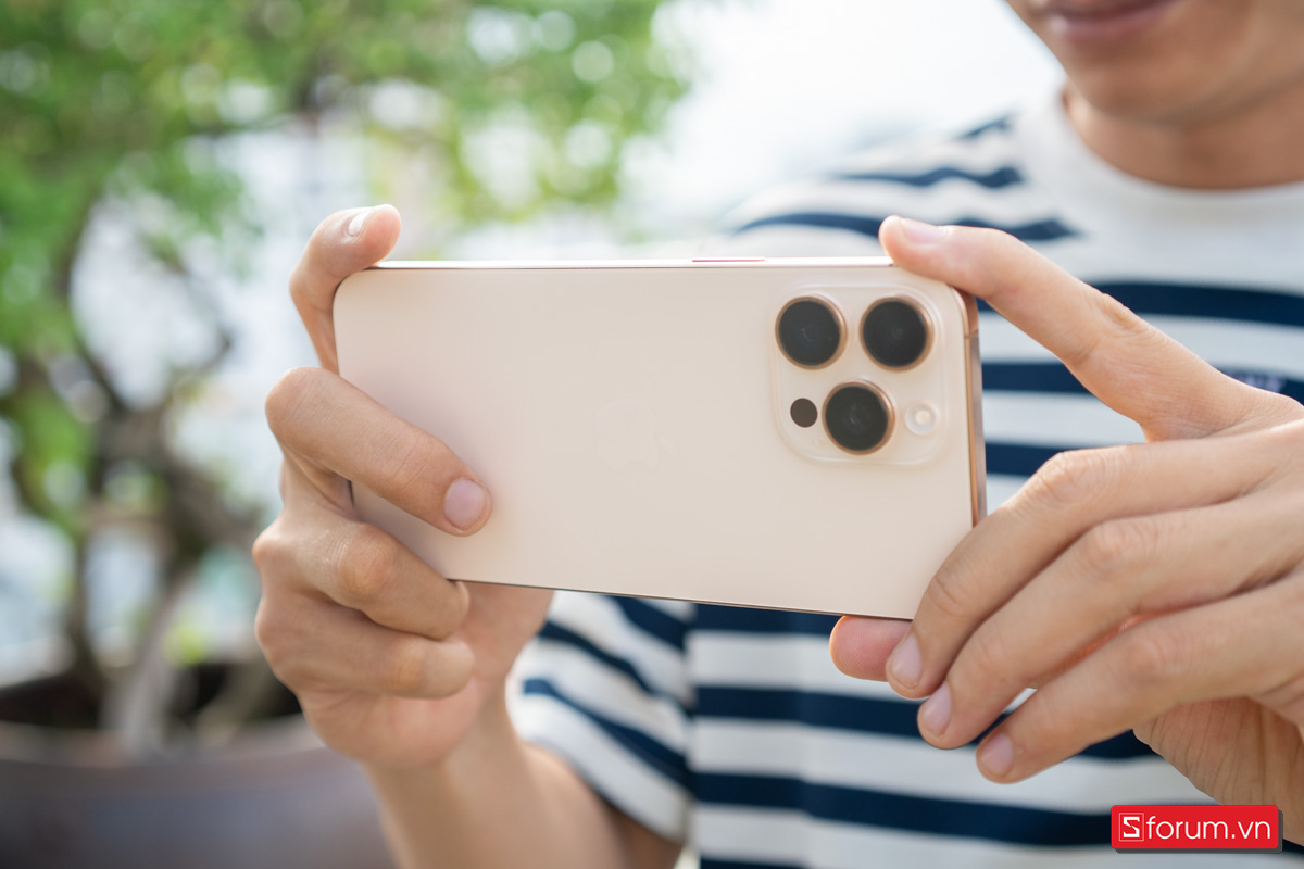 Camera tele trên iPhone 16 Pro Max có tiêu cự dài hơn; song lại có độ phân giải thấp hơn