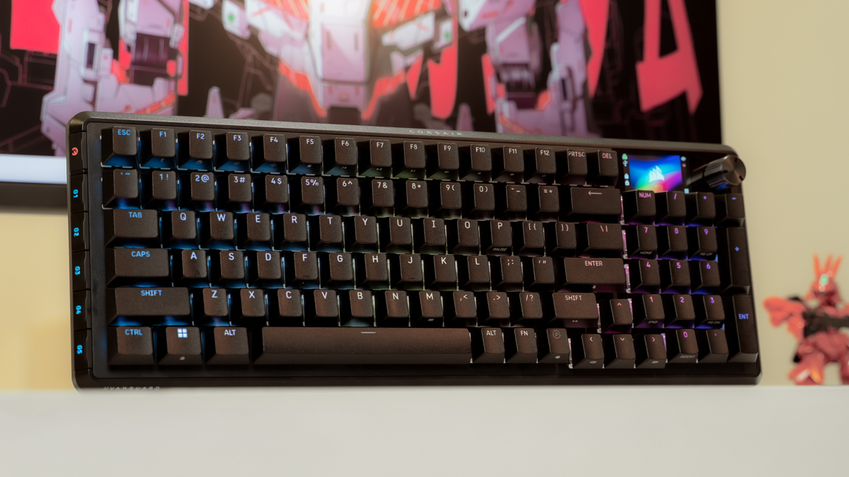 Trên tay Corsair Vanguard 96: Bàn phím cơ có màn hình nhỏ siêu hay, gõ rất "mê", giá 3.8 triệu Trên tay Corsair Vanguard 96: Bàn phím cơ có màn hình nhỏ siêu hay, gõ rất "mê", giá 3.8 triệu