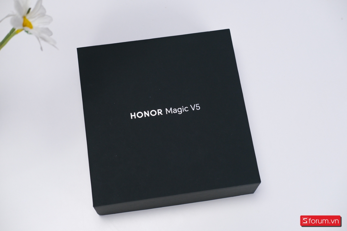 hộp đựng của HONOR Magic V5