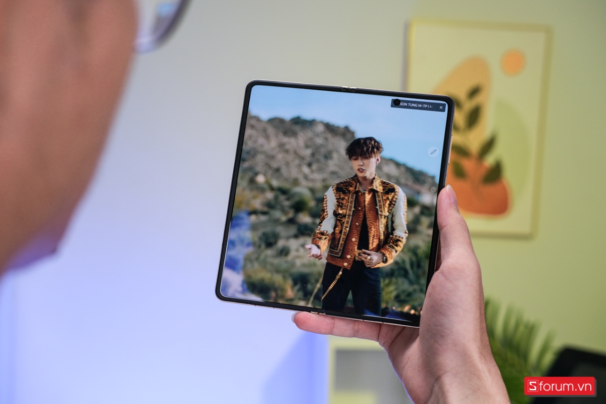 Màn hình trong của HONOR Magic V5