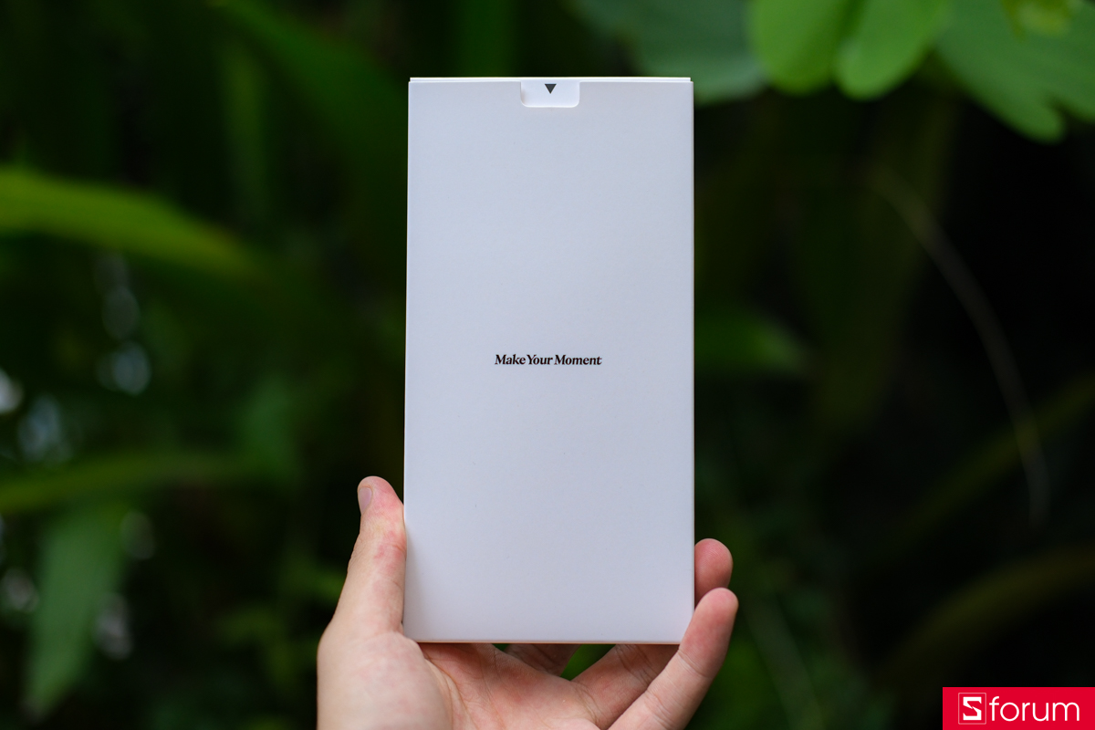 Hộp đựng ốp và giấy tờ liên quan của OPPO Find X9 Pro