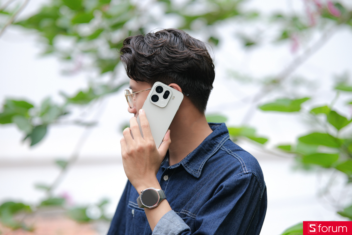 OPPO Find X9 Pro cho cảm giác cầm nắm tốt