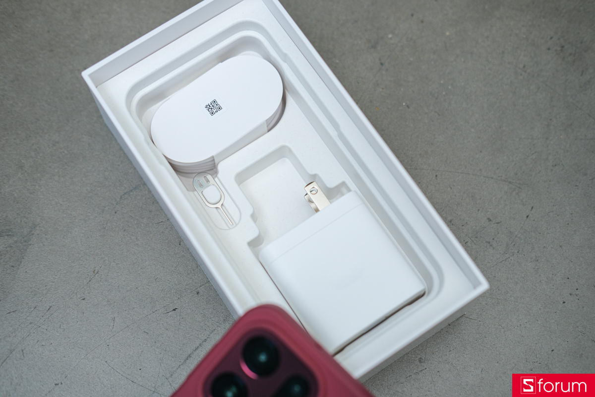 OPPO Find X9 Pro được trang bị sẵn bộ sạc