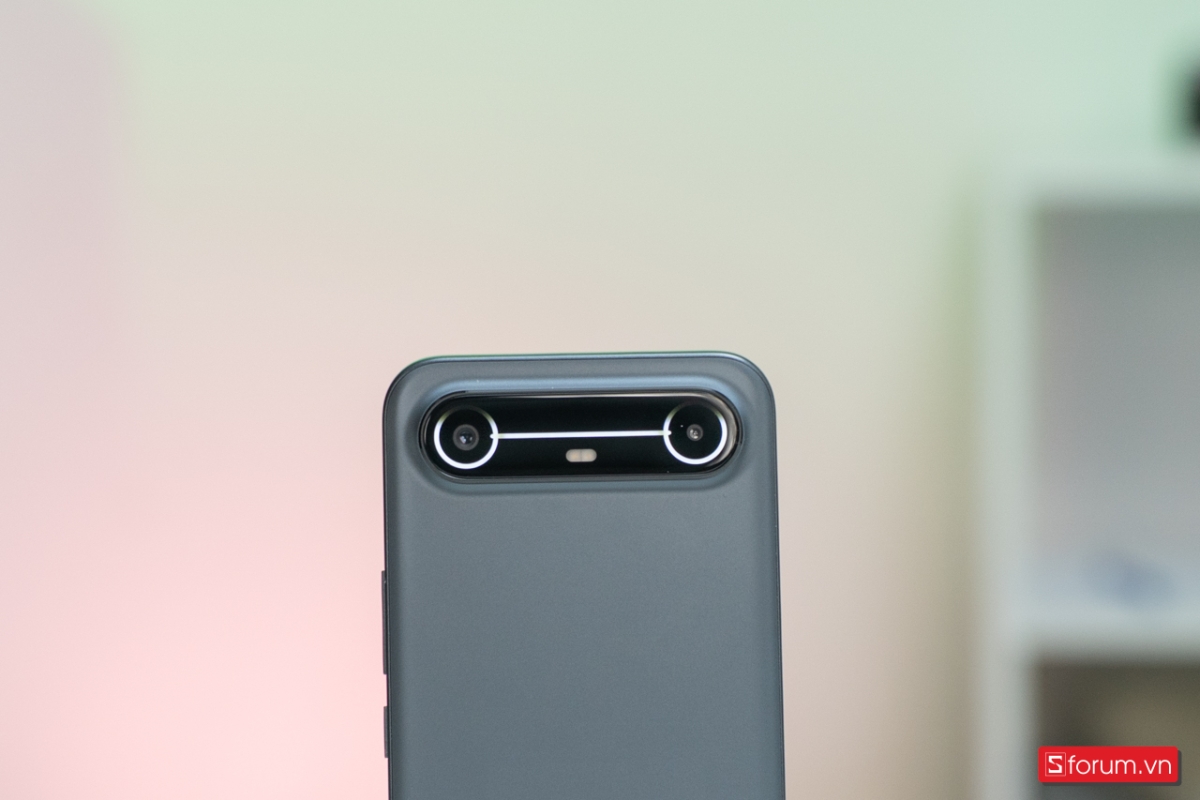 Tính năng đèn tâm trạng của Tecno Pova Slim 5G