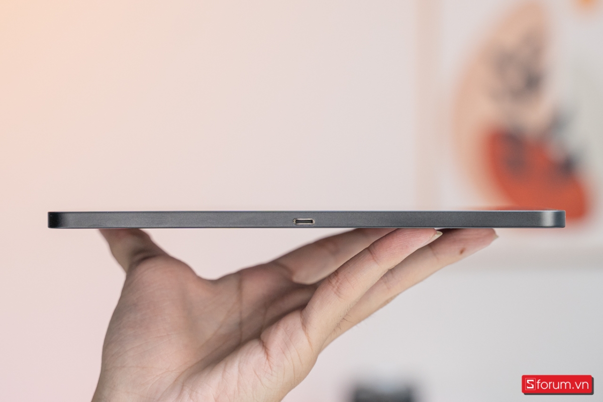 Cạnh trái của Xiaomi Pad Mini với cổng Type-C thứ 2