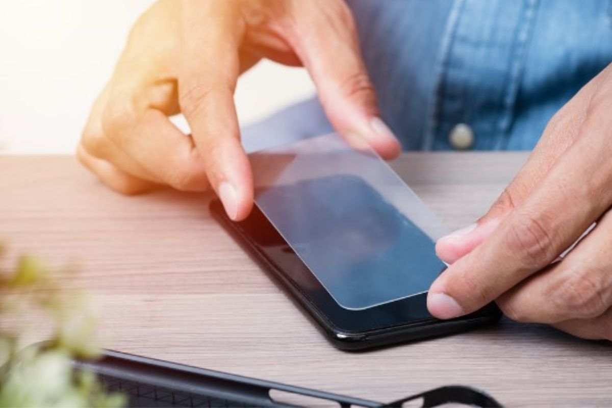 Kiểm tra ốp lưng và miếng dán màn hình