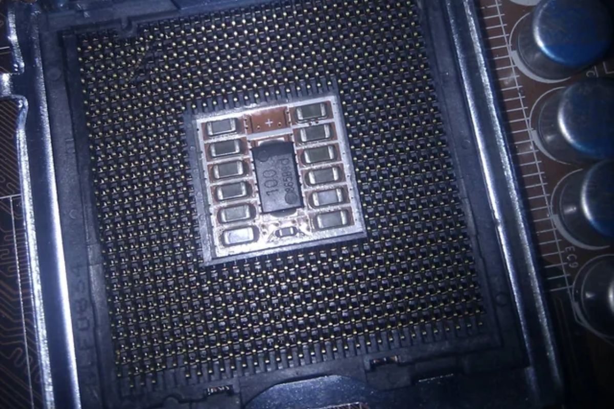 Nắn lại chân socket