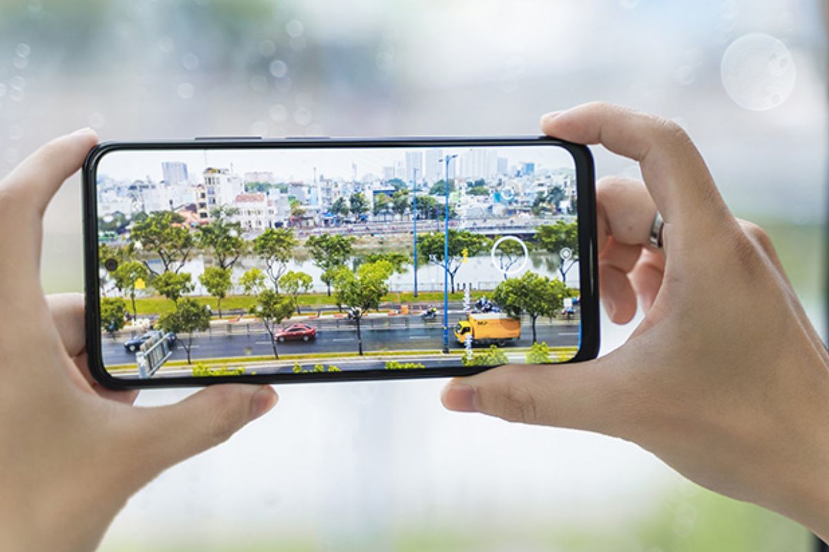 Màn hình AMOLED 90Hz mượt mà