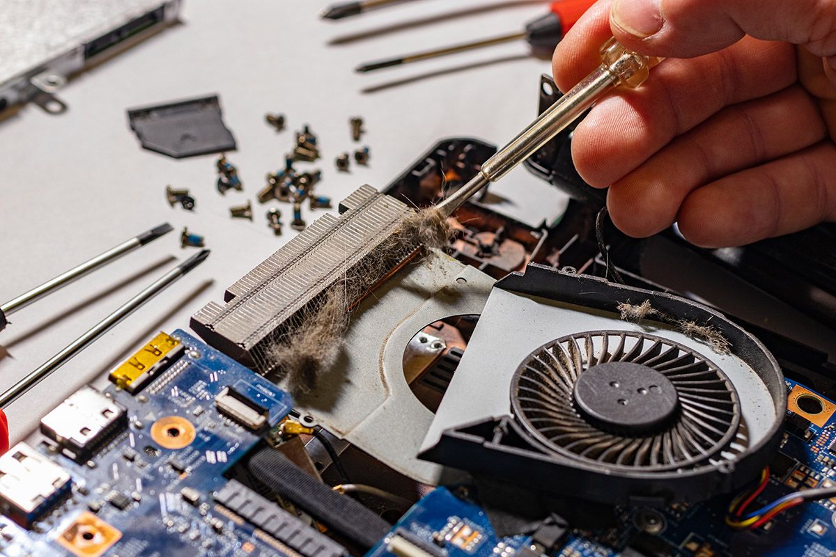 Lưu ý khi sử dụng để tránh lỗi laptop đột ngột tắt nguồn