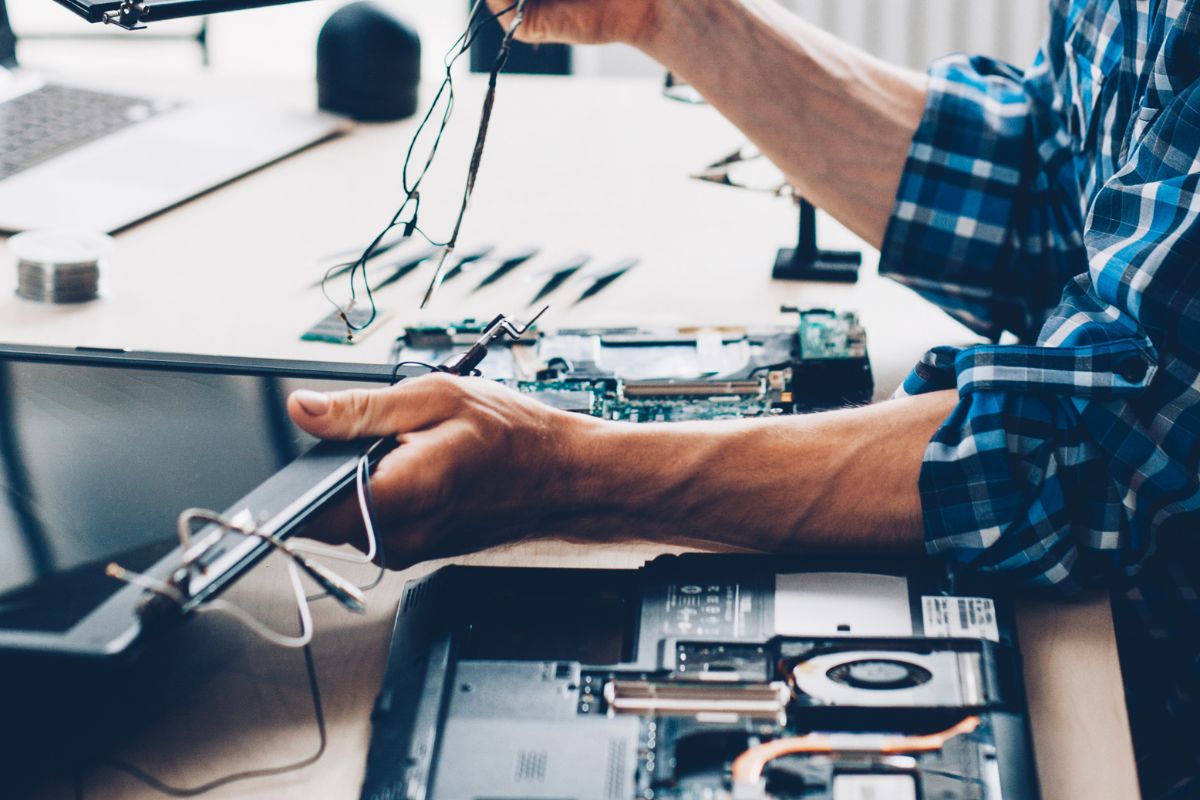 Thay card màn hình laptop