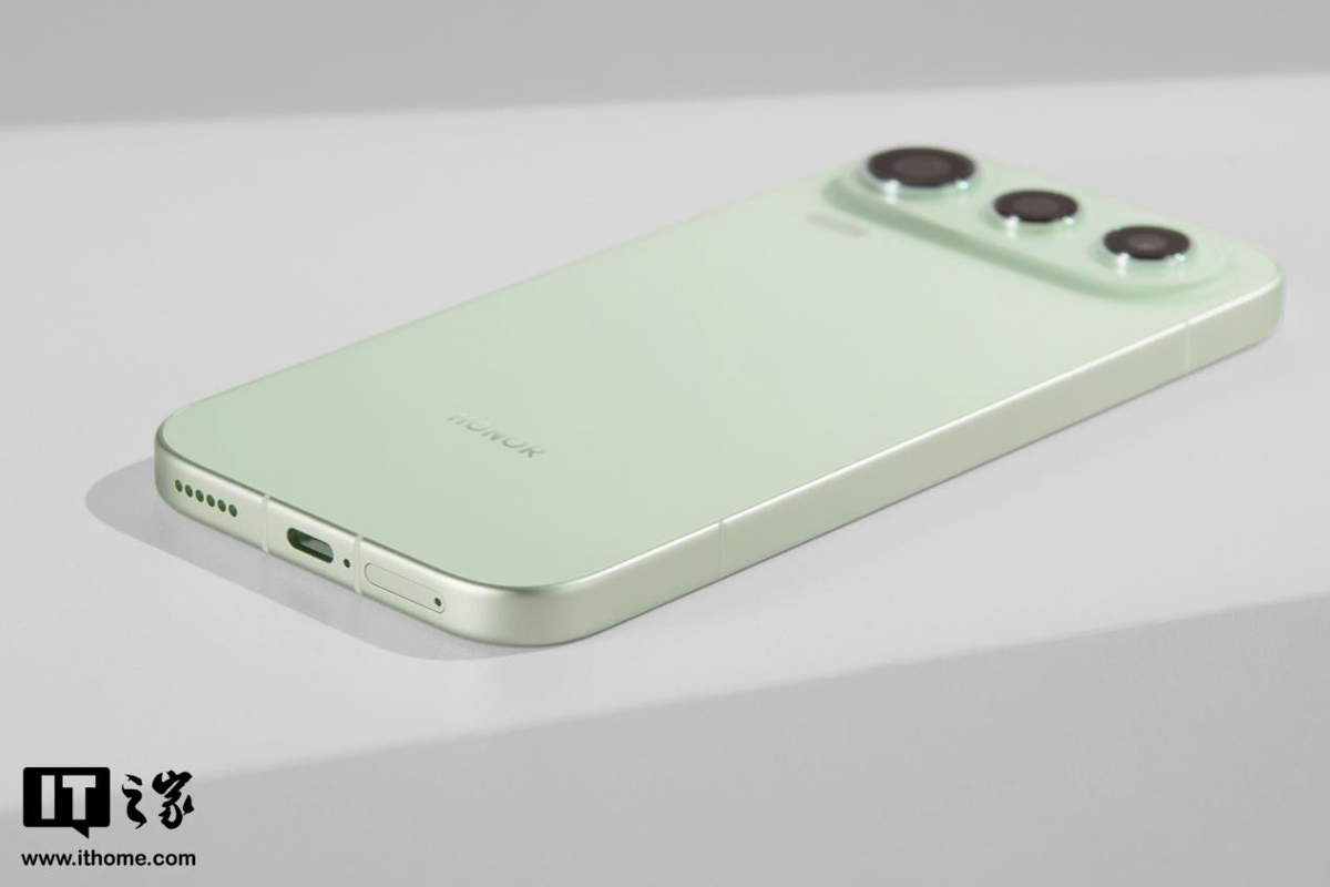 Honor 600 Pro tích hợp viên pin 8000 mAh nhưng thân máy vẫn giữ được độ mỏng nhẹ