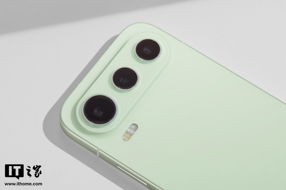Honor 600 Pro sở hữu hệ thống 3 camera sau đẳng cấp với cảm biến chính lên tới 200MP.