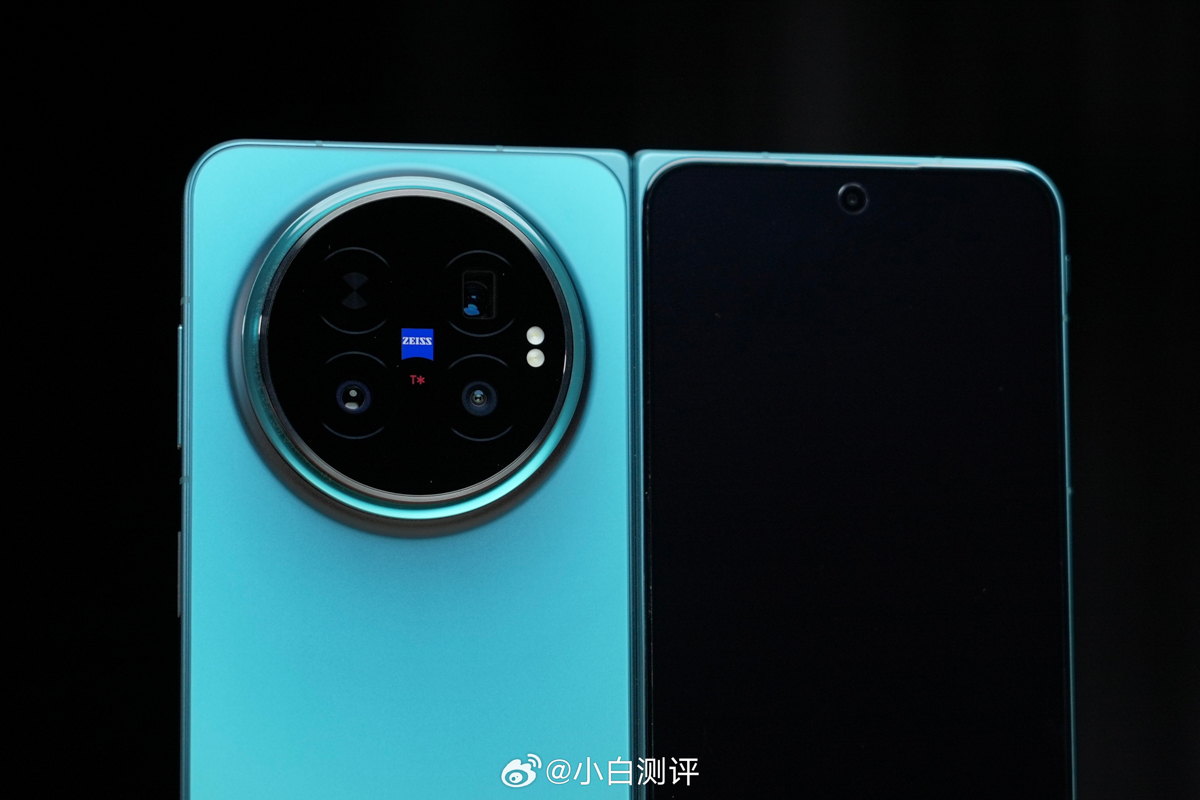 Cận cảnh vivo X Fold6 với thiết kế tinh tế và sang trọng