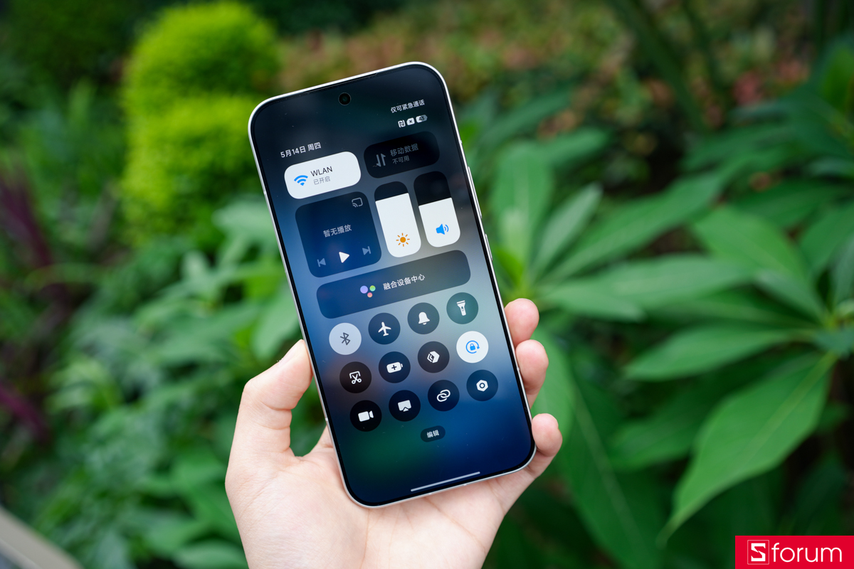 Giao diện trung tâm điều khiển và thời lượng pin trên Xiaomi 17 Max