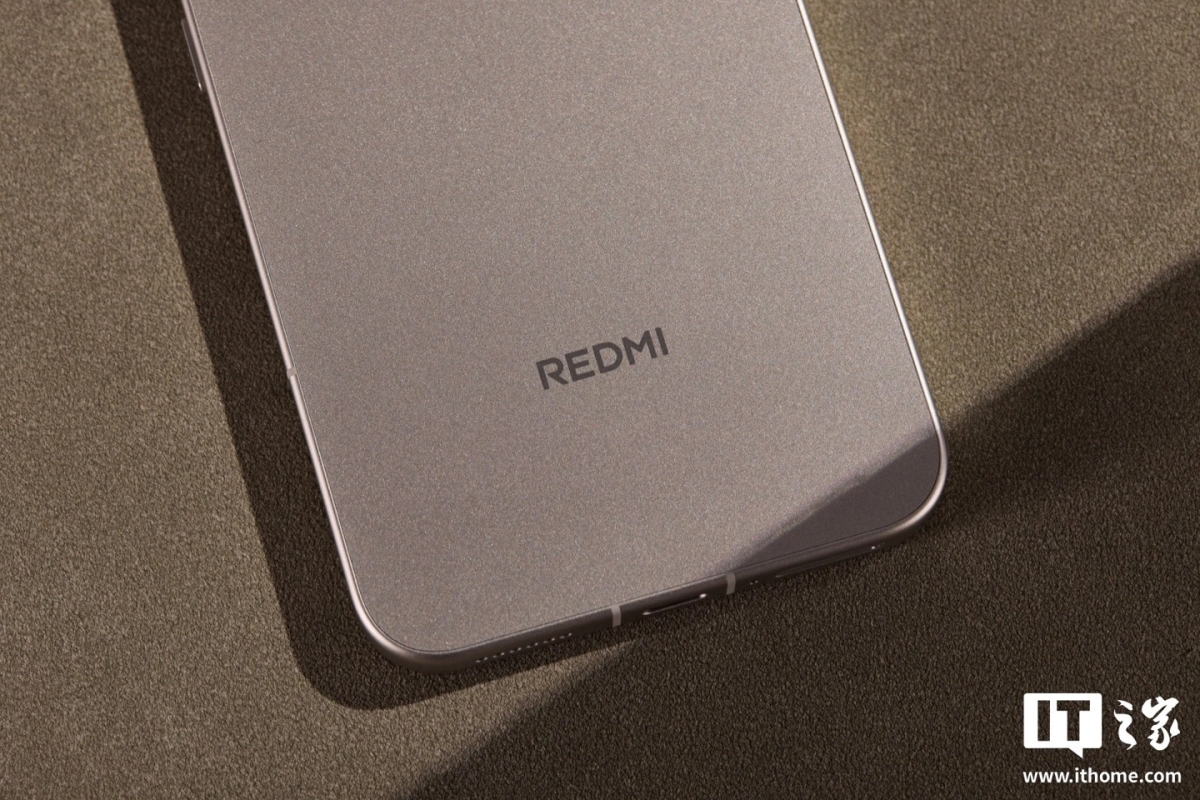 Mặt lưng nhám mờ cao cấp của Redmi K90 Max