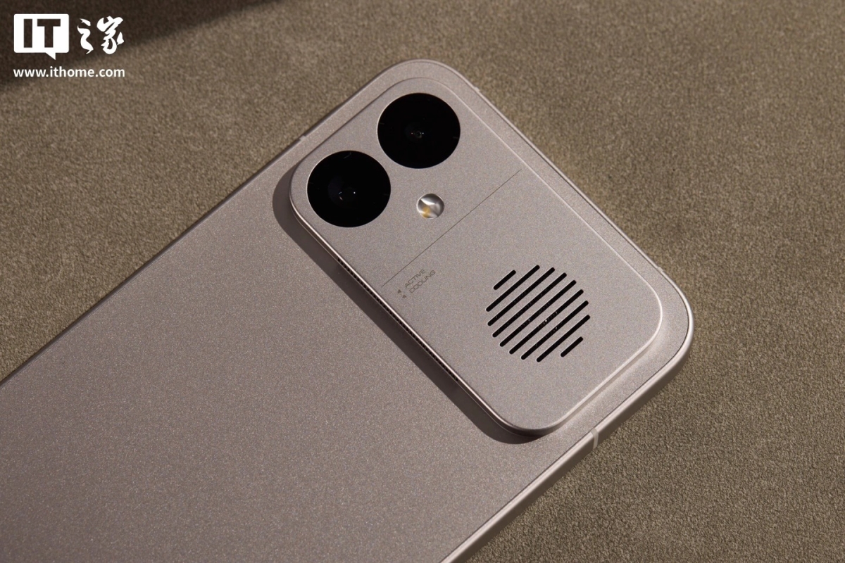 Cụm camera và quạt tản nhiệt Redmi K90 Max