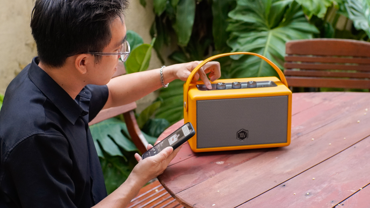 Trên tay loa di động Alpha Works AW-W89: Thiết kế Retro hoài cổ, công suất 60W nghe căng, giá chỉ 2.9 triệu Trên tay loa di động Alpha Works AW-W89: Thiết kế Retro hoài cổ, công suất 60W nghe căng, giá chỉ 2.9 triệu