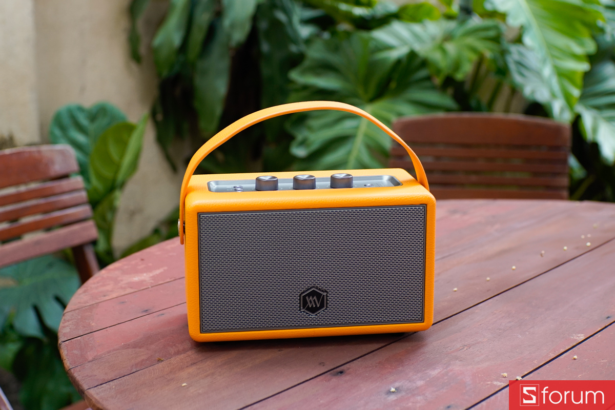 Thiết kế retro của loa Alpha Works AW-W89 màu vàng