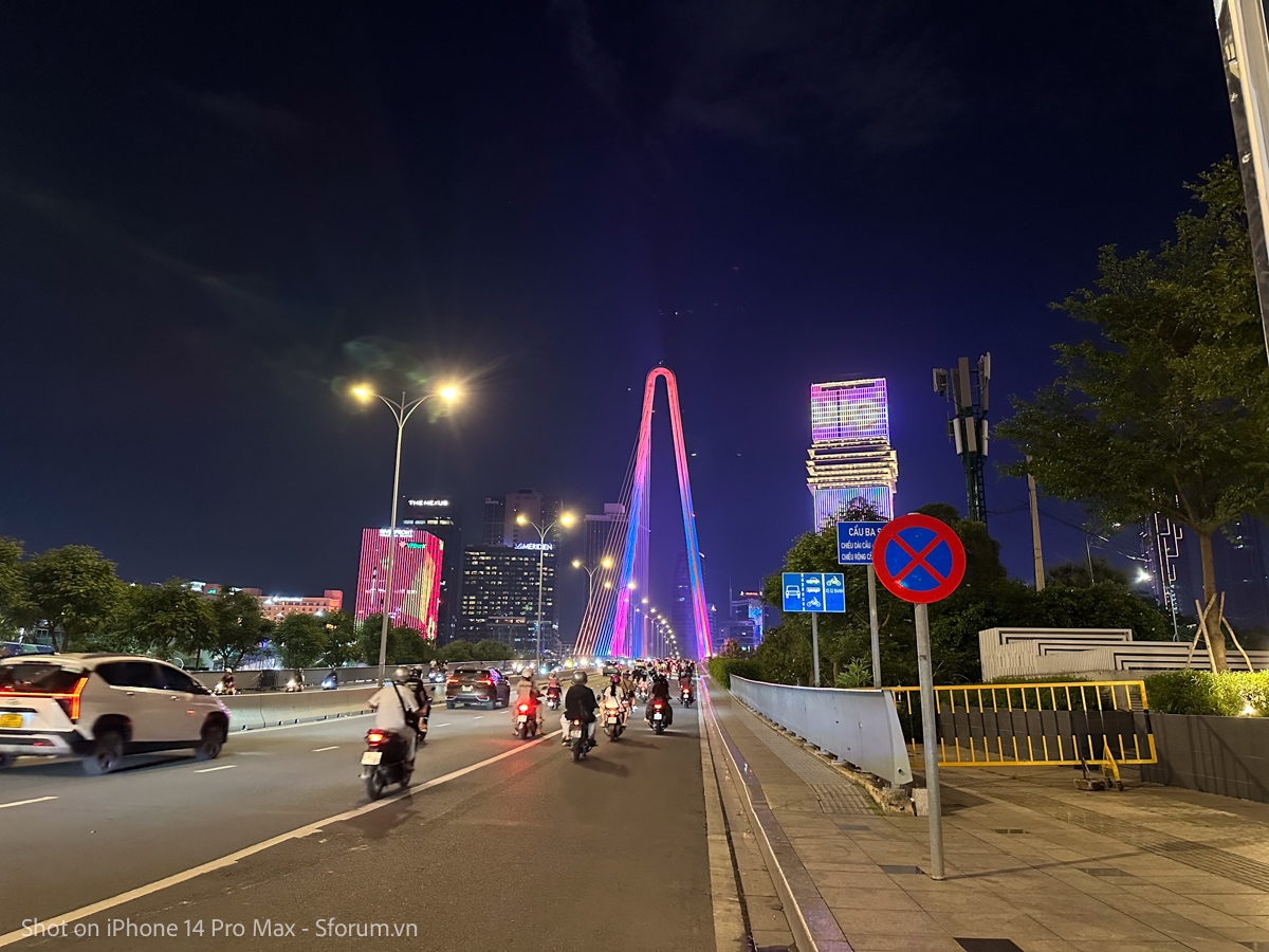 Đánh giá camera iPhone 14 Pro Max trong điều kiện thiếu sáng