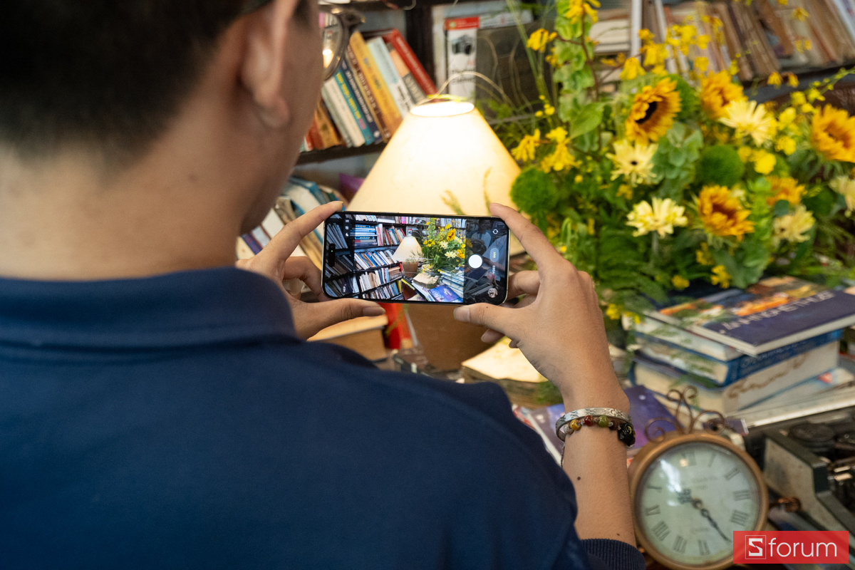 iPhone 14 Pro Max có cảm biến lớn thu sáng tốt hơn