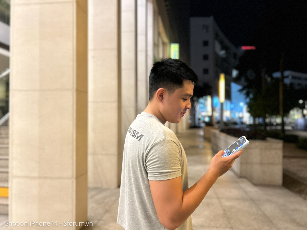 Ảnh chụp chế độ chân dung của iPhone 14 trong điều kiện thiếu sáng