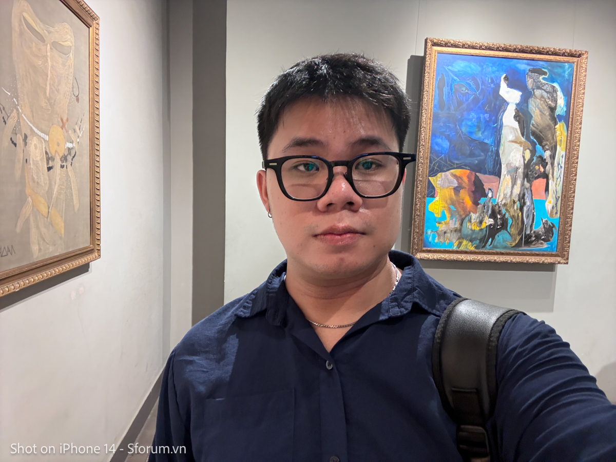Ảnh chụp từ camera selfie của iPhone 14