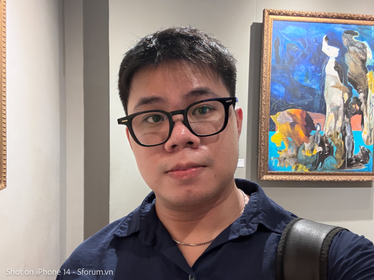 Ảnh chụp từ camera selfie của iPhone 14