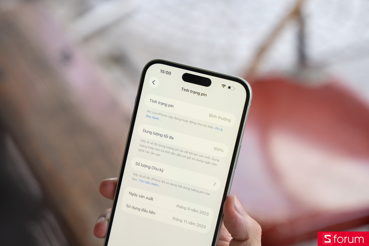 Giao diện cài đặt kiểm tra dung lượng tối đa hiển thị thời lượng pin trâu của iPhone 15 Plus