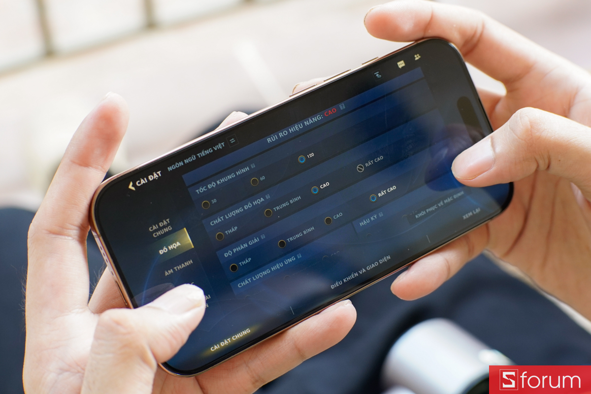 Trải nghiệm chơi game Tốc Chiến trên iPhone 16 Pro vô cùng mượt mà