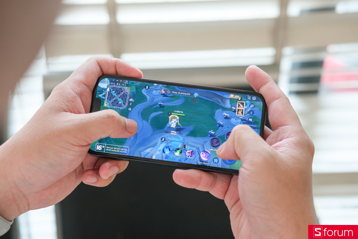 Chơi game Liên Quân Mobile ổn định trên iPhone 16e