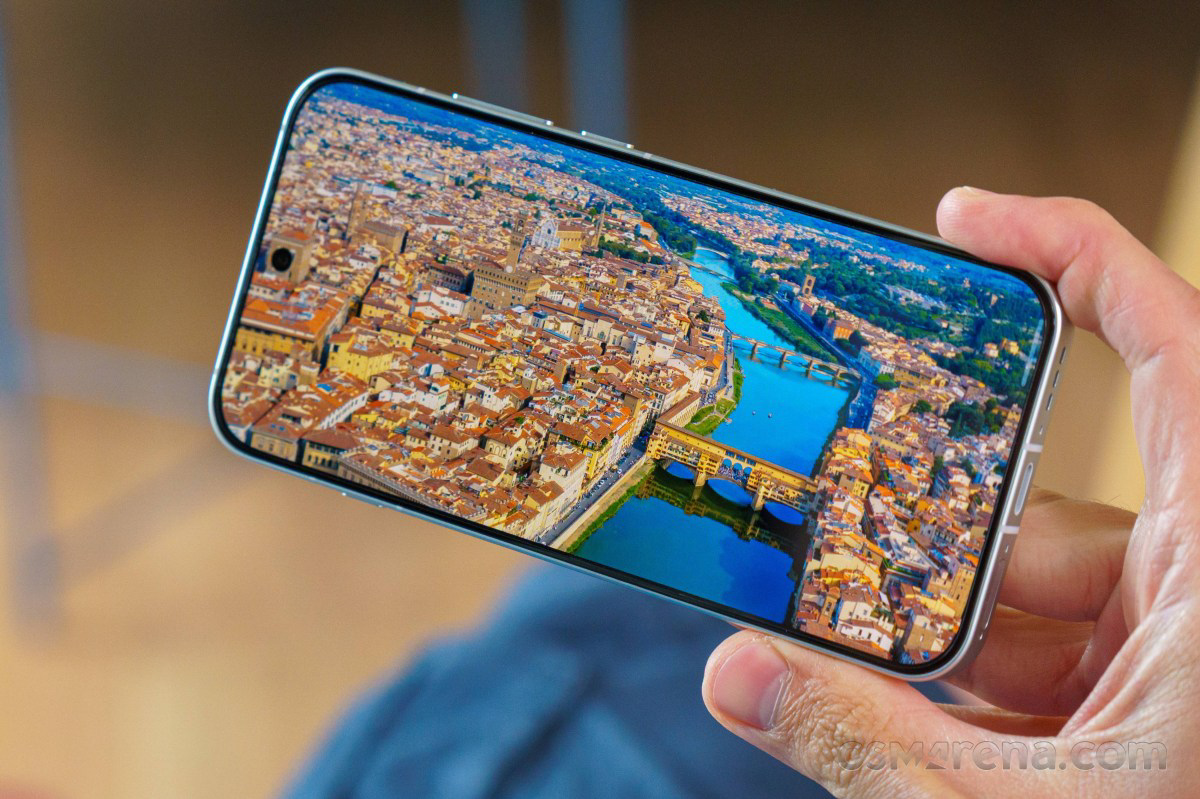 Màn hình AMOLED 6.32 inch Oppo Reno16 Pro hiển thị ảnh phong cảnh