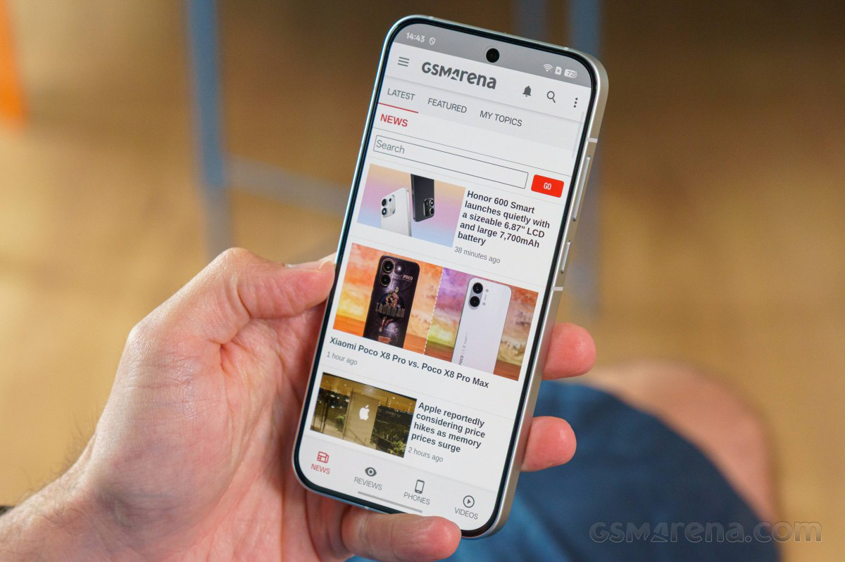 Màn hình Oppo Reno16 Pro khi lướt web đọc tin tức