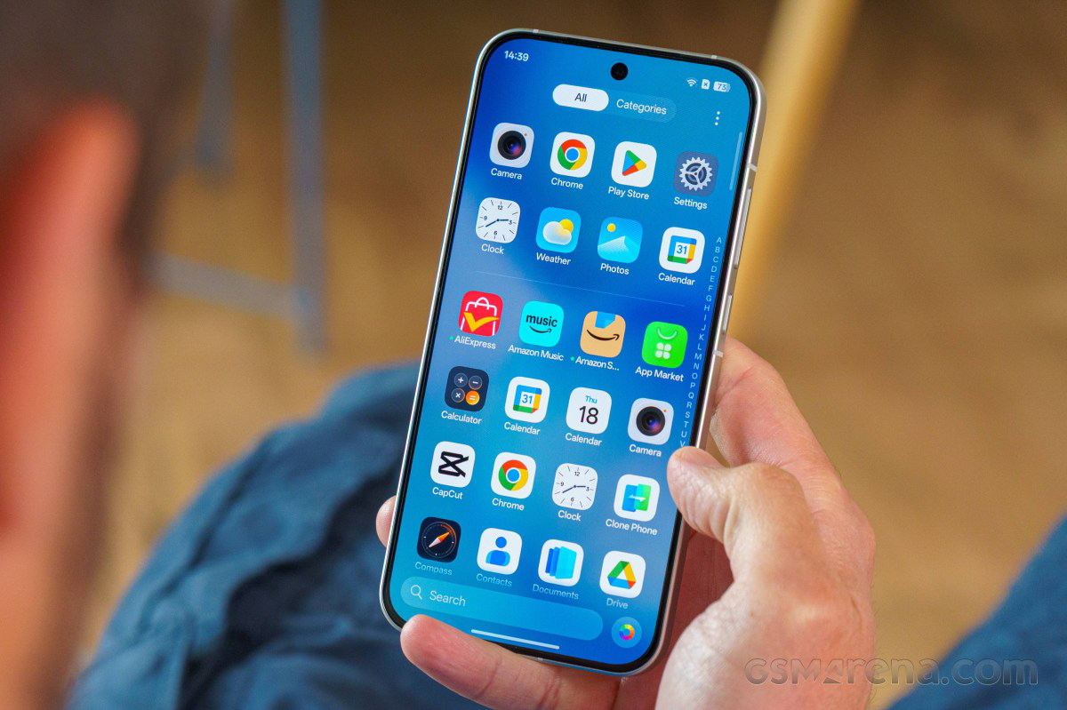 Giao diện màn hình chính ColorOS 16 trên Oppo Reno16 Pro