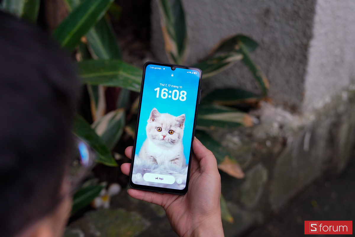 Trải nghiệm cầm Samsung Galaxy A08 4G trên tay