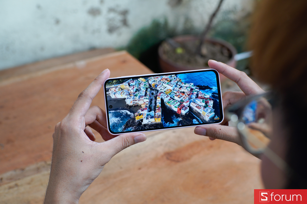 Màn hình Samsung Galaxy A27 5G màu sắc rực rỡ
