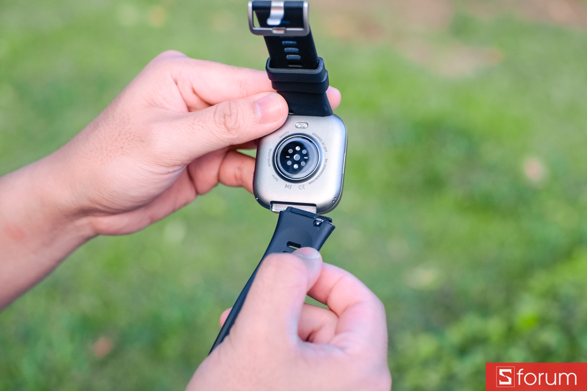 Trên tay Amazfit Bip Max cụm cảm biến BioTracker 6.0.