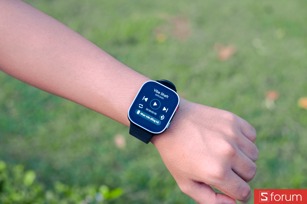 Trên tay Amazfit Bip Max có bộ nhớ 4G hỗ trợ lưu nhạc offline