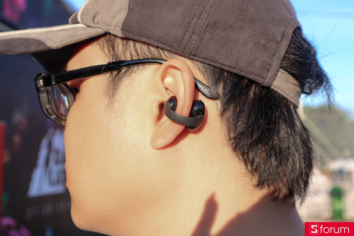 Cấu trúc vòng trên tai nghe Anker Soundcore C50i màu Đen