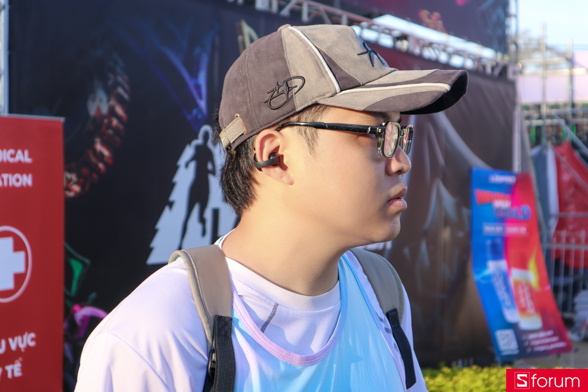 Thiết kế mở của Anker Soundcore C50i giúp nghe rõ âm thanh môi trường