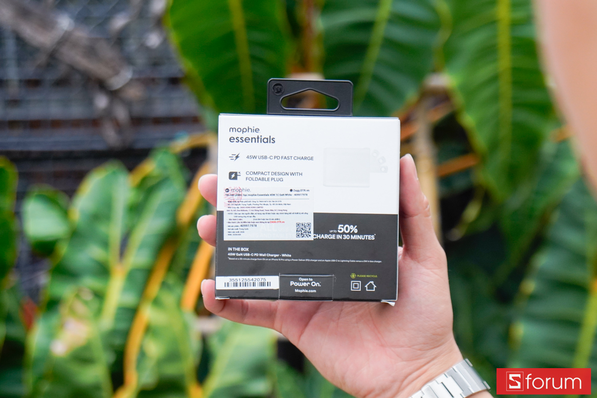 Mặt sau vỏ hộp củ sạc Mophie Essentials 1C GaN 45W in thông tin kỹ thuật