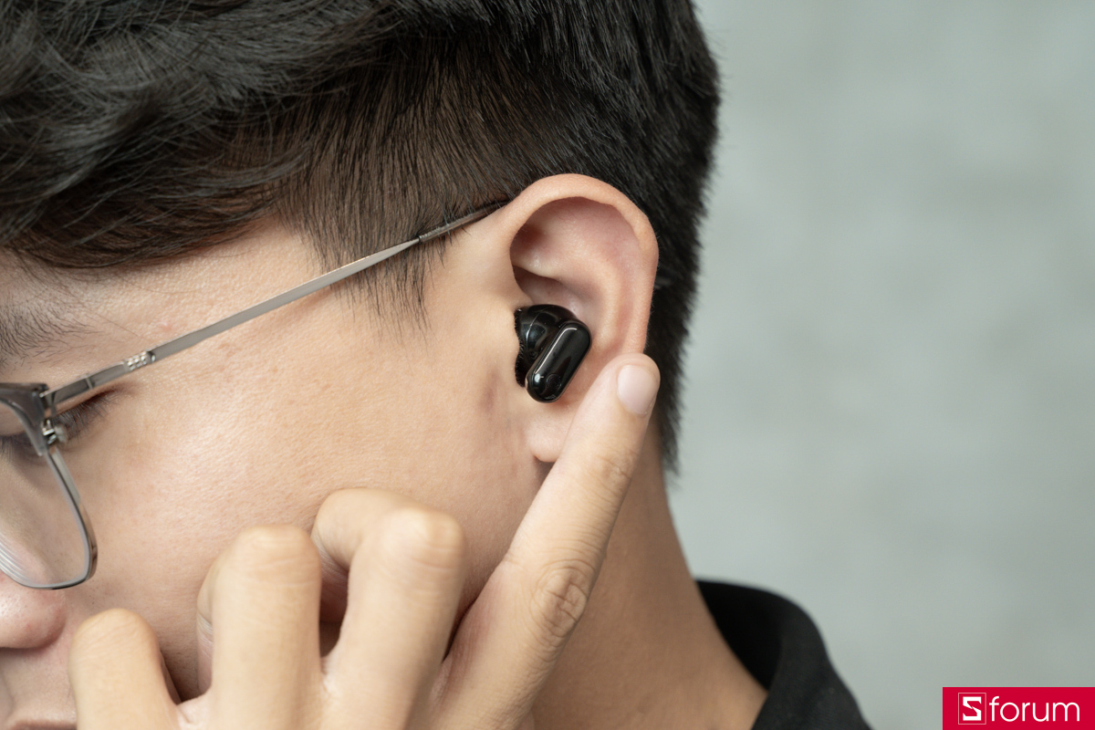Vùng cảm ứng rộng trên Huawei FreeBuds Neo