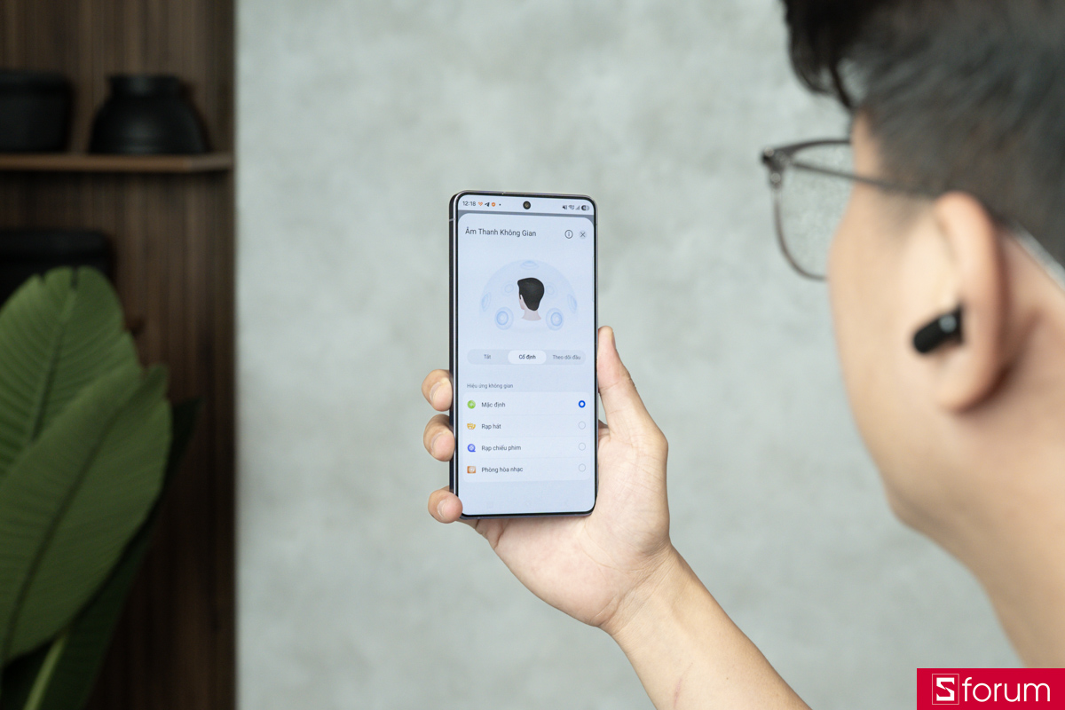 Âm thanh không gian và theo dõi đầu trên Huawei FreeBuds Neo