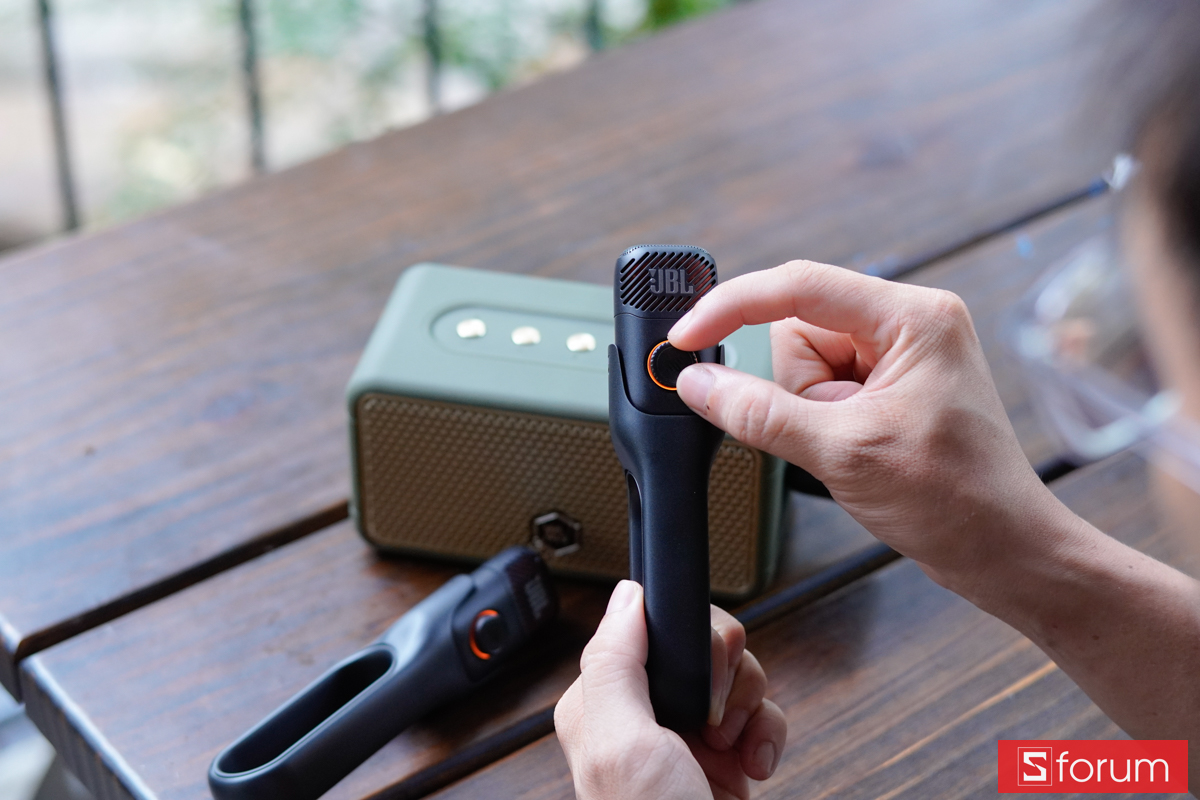 Điều chỉnh AI Vocal Removal trên mic JBL EasySing Mic Mini Duo