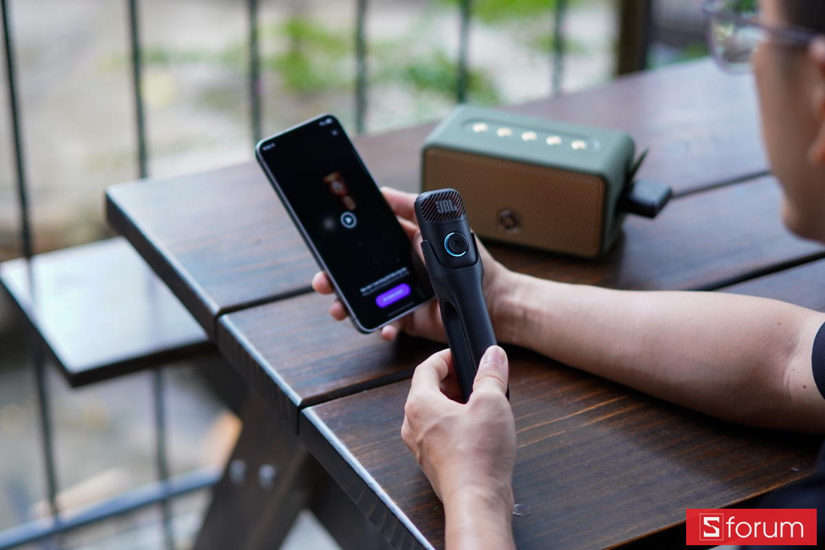 Kết nối JBL EasySing Mic Mini Duo với điện thoại để tinh chỉnh