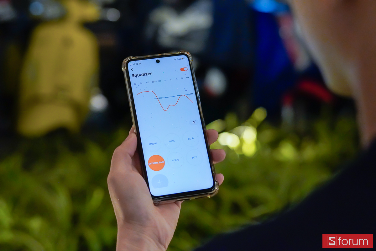 Tùy chọn Equalizer, Adaptive EQ và Spatial Sound trong ứng dụng JBL Headphones