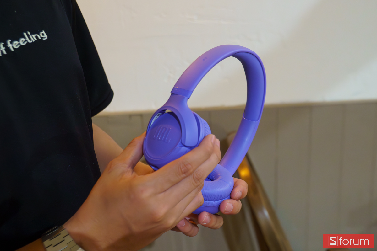 Trên tay tai nghe JBL Tune 530BT
