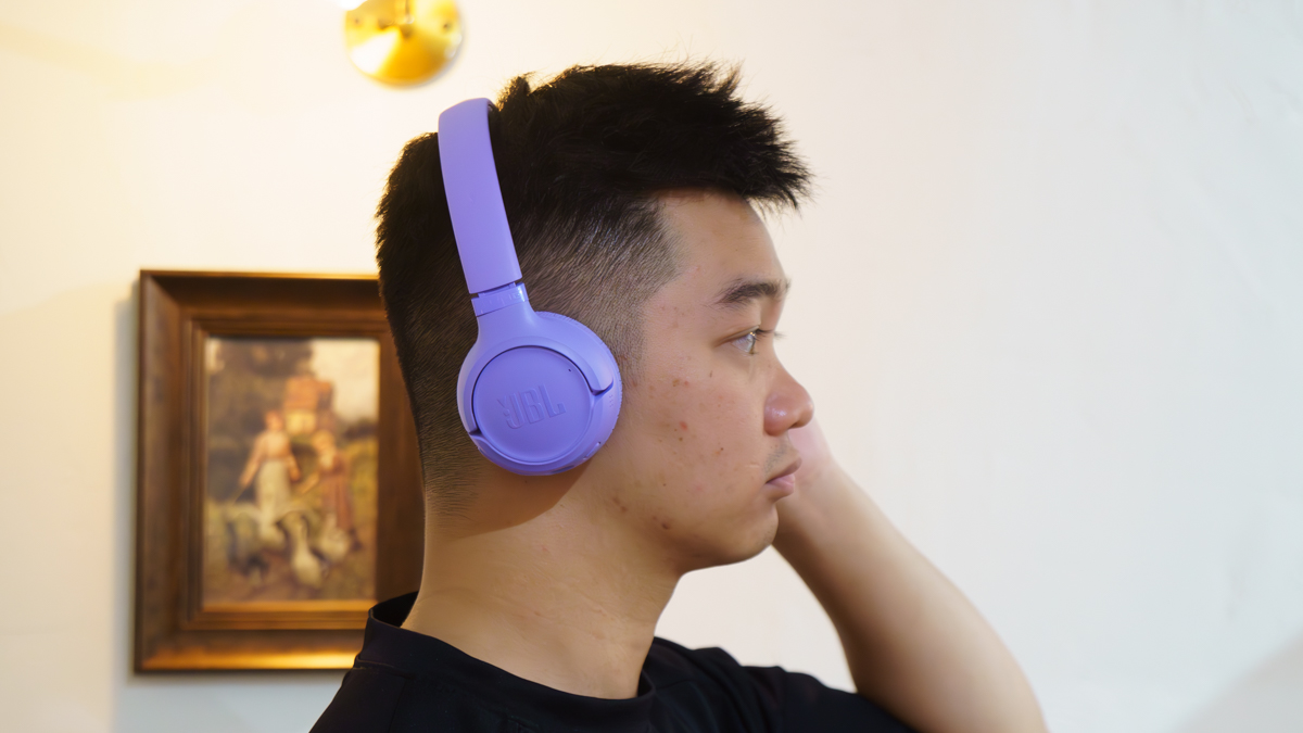 Trên tay JBL Tune 530BT: Chất âm JBL Pure Bass sống động, pin lên tới 76 giờ, giá chỉ 1.19 triệu