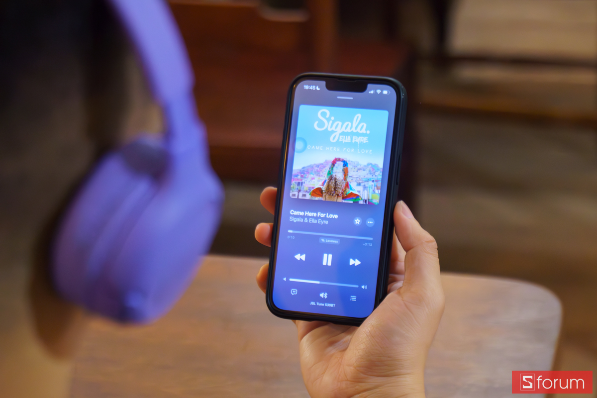 Trải nghiệm chất âm bài Came Here For Love trên tai nghe JBL Tune 530BT